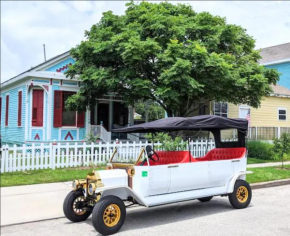 Cute Victorian near the Beach. Offstreet Parking!